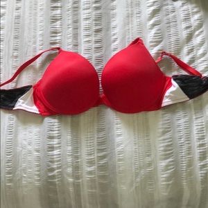Victoria secret Wear Everywhere push-up bra